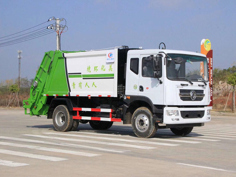 東風(fēng)D9壓縮式垃圾車(chē)