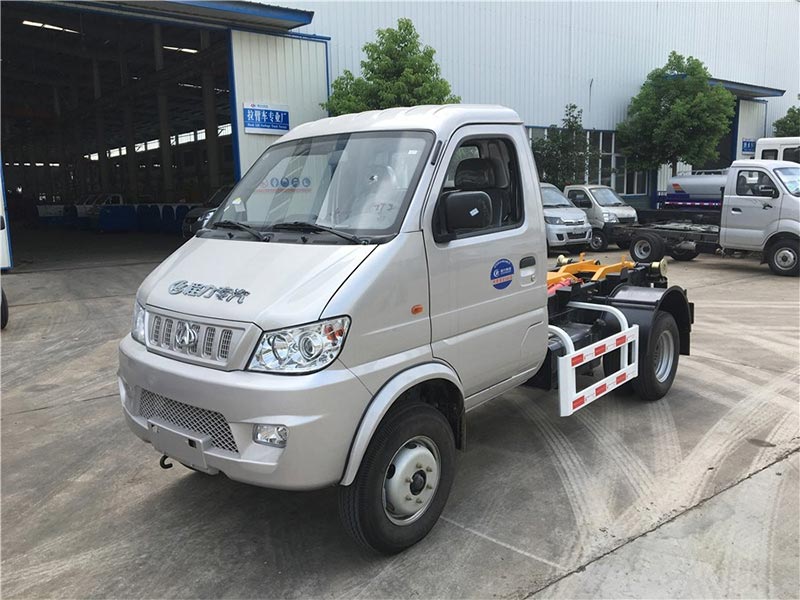 長(zhǎng)安4方勾臂式垃圾車