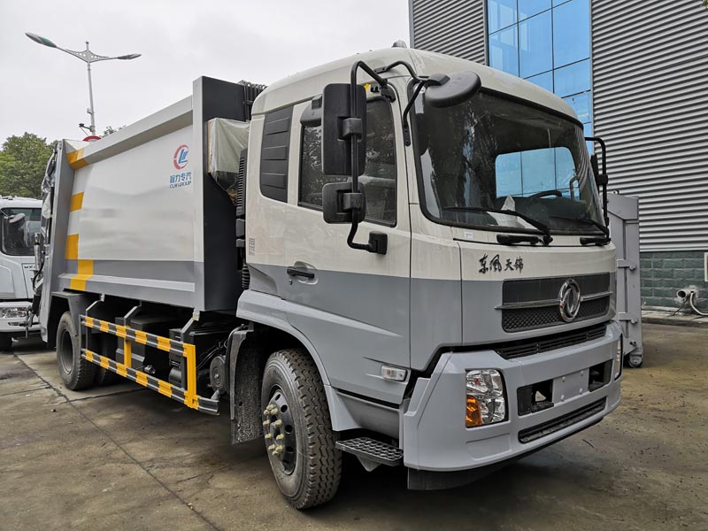 東風(fēng)天錦壓縮式垃圾車(chē)