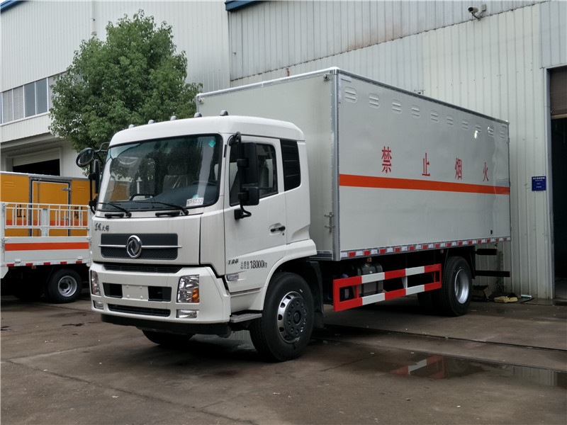 東風(fēng)天錦爆破器材運(yùn)輸車(chē)