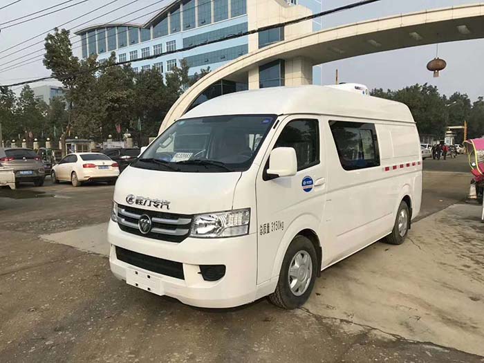 福田G7雙排面包冷藏車(chē)