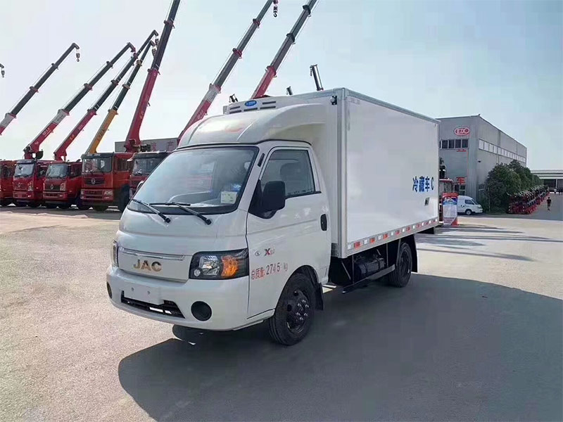 國(guó)六江淮康鈴X5汽油機(jī)冷藏車(chē)