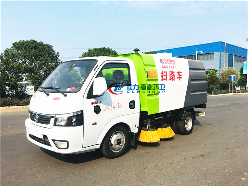 國(guó)六東風(fēng)途逸小型掃路車