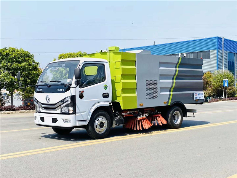 國(guó)六東風(fēng)多利卡掃路車
