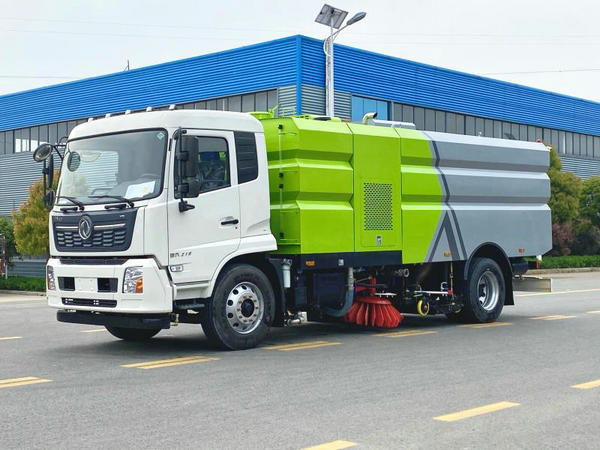 國(guó)六東風(fēng)天錦掃路車