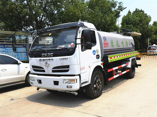 好消息  灑水車熱銷，年底灑水車現(xiàn)貨優(yōu)惠熱銷！