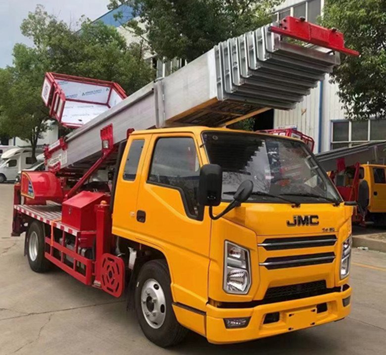 高空作業(yè)車廠家—江鈴云梯搬家車