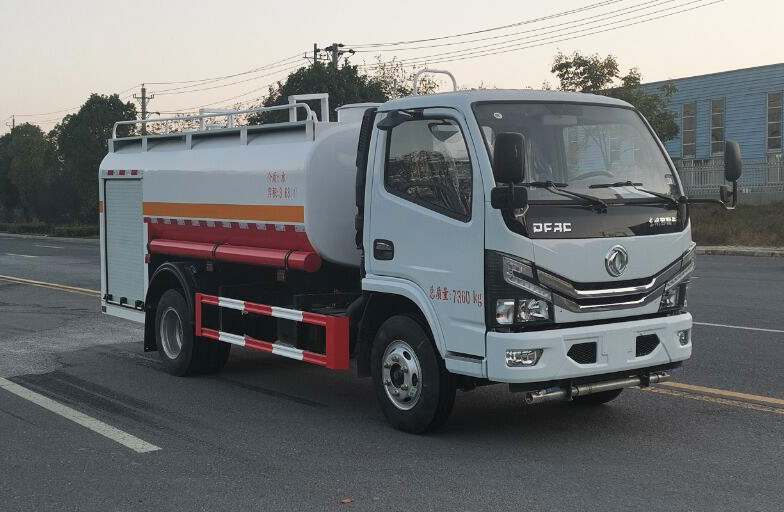 多功能消防灑水車功能多在哪里？程力消防灑水車廠家講解