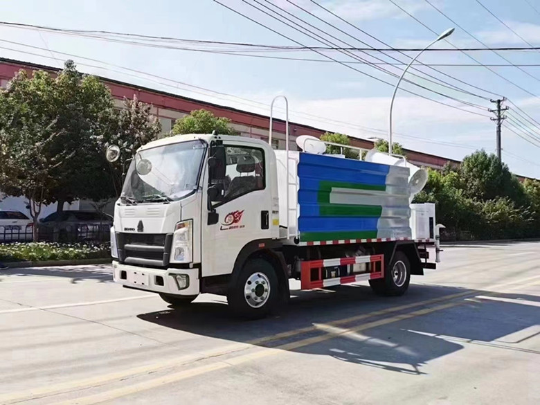藍(lán)牌—汽重?豪沃輕卡（7方）抑?塵車推薦