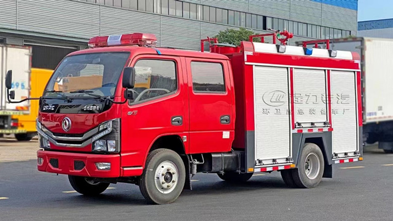 小型東風(fēng)國六2.5噸水罐消防車推薦