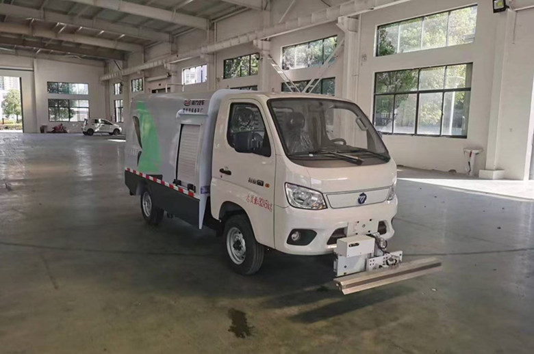 小型純電動(dòng)路面養(yǎng)護(hù)車(chē)