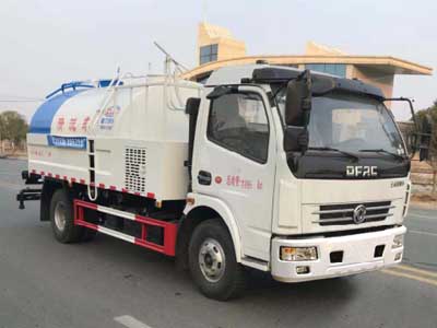 國六東風(fēng)多利卡清洗車