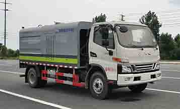 CL5090GQX6HL型護(hù)欄清洗車1.jpg